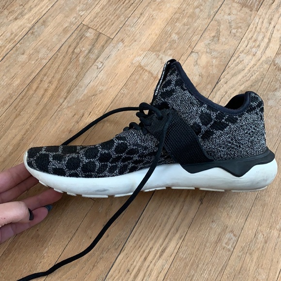 Adidas Tubular Black Sneakers Mens Size 7/Womens Size 9 - Picture 2 of 5